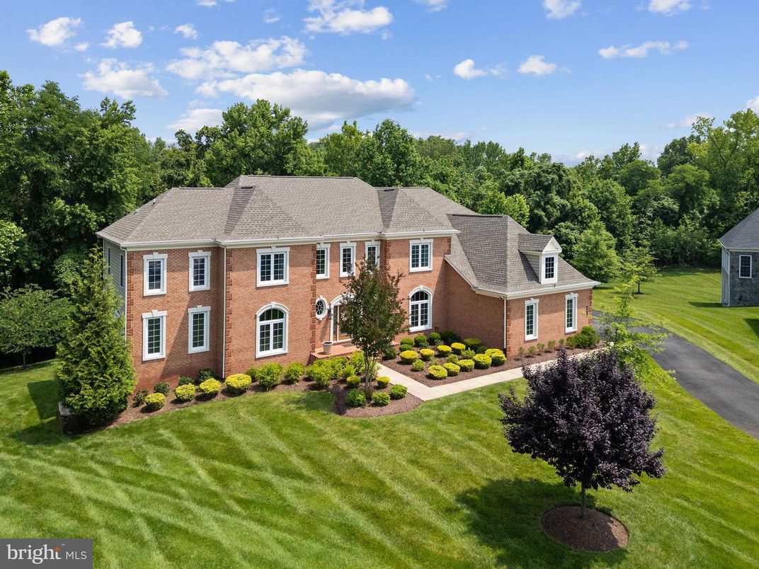 Backyard, Exterior, Facade, Brick Facade, French Provincial