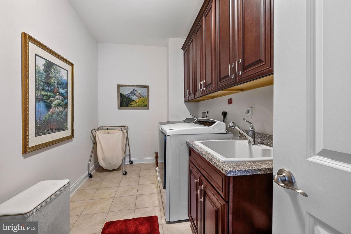 Interior, Washer