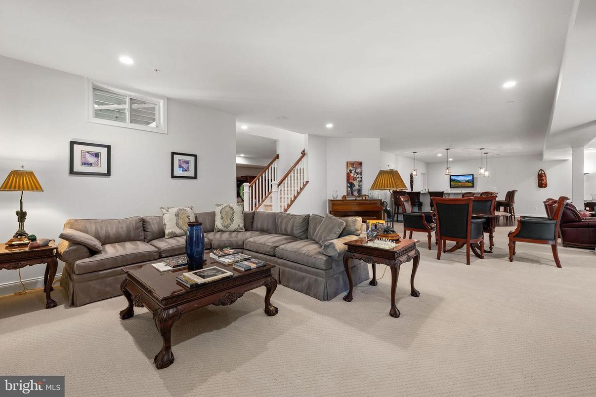 Dining room, Interior, Living room, Pendant Lights, Recessed Lighting
