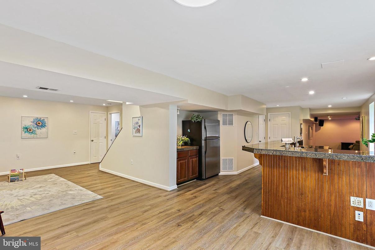 Interior, Kitchen, Recessed Lighting, Wood Texture Flooring
