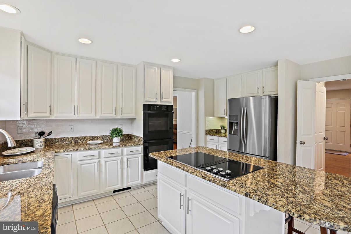 Interior, Kitchen, Recessed Lighting
