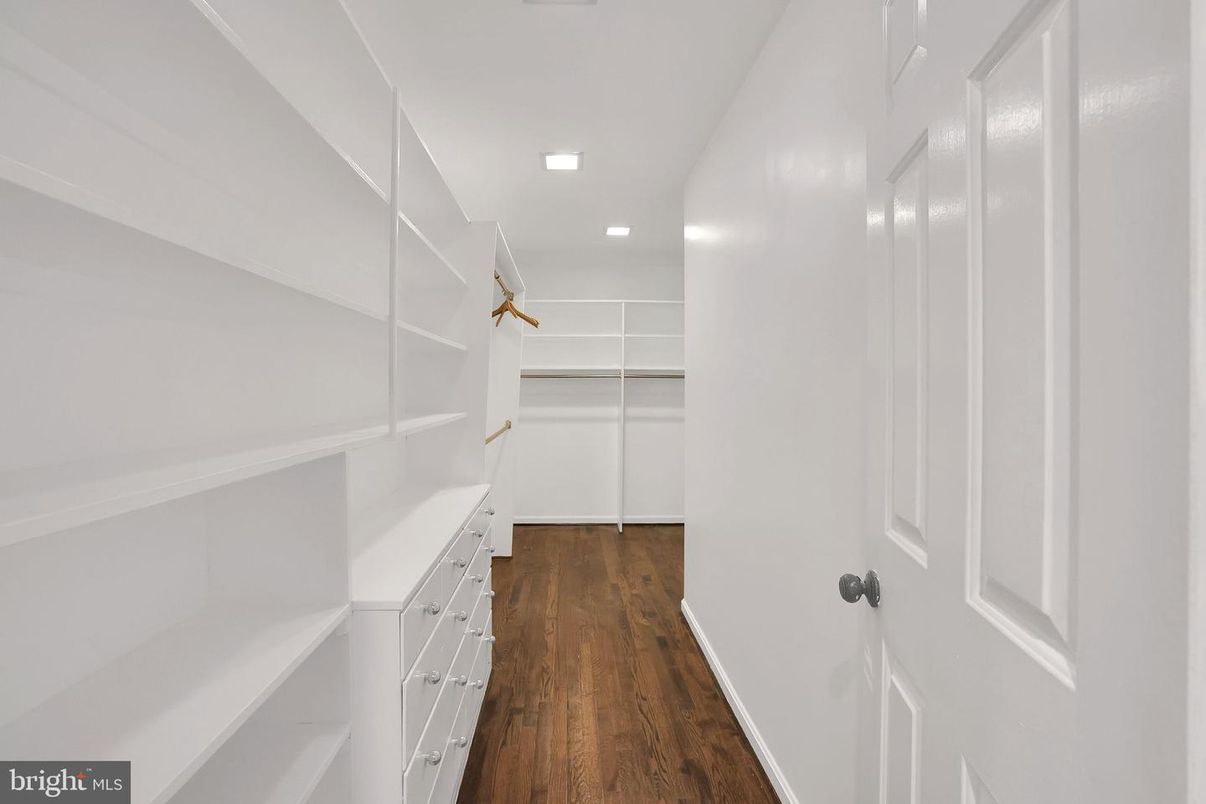 Interior, Recessed Lighting, Walk-in Closets, Wood Texture Flooring