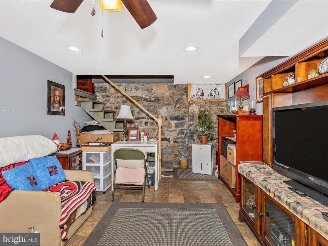 Interior, Living room, Recessed Lighting, Stone Walls
