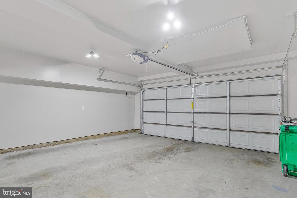 Garage, Interior