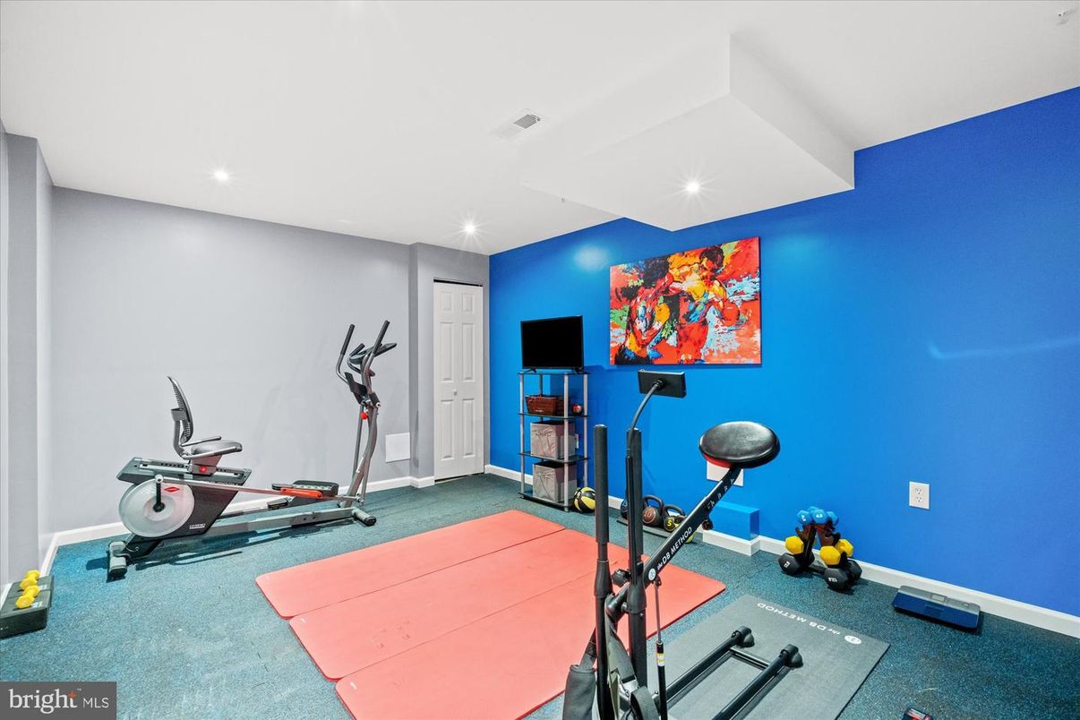 Fitness Equipment, Interior, Recessed Lighting