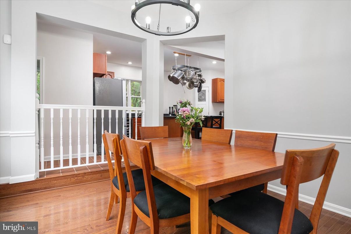 Dining room, Interior, Kitchen, Pendant Lights, Recessed Lighting, Wood Texture Flooring