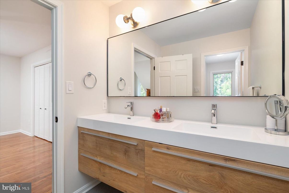 Bathroom, Dual Sink Vanities, Interior, Wood Texture Flooring