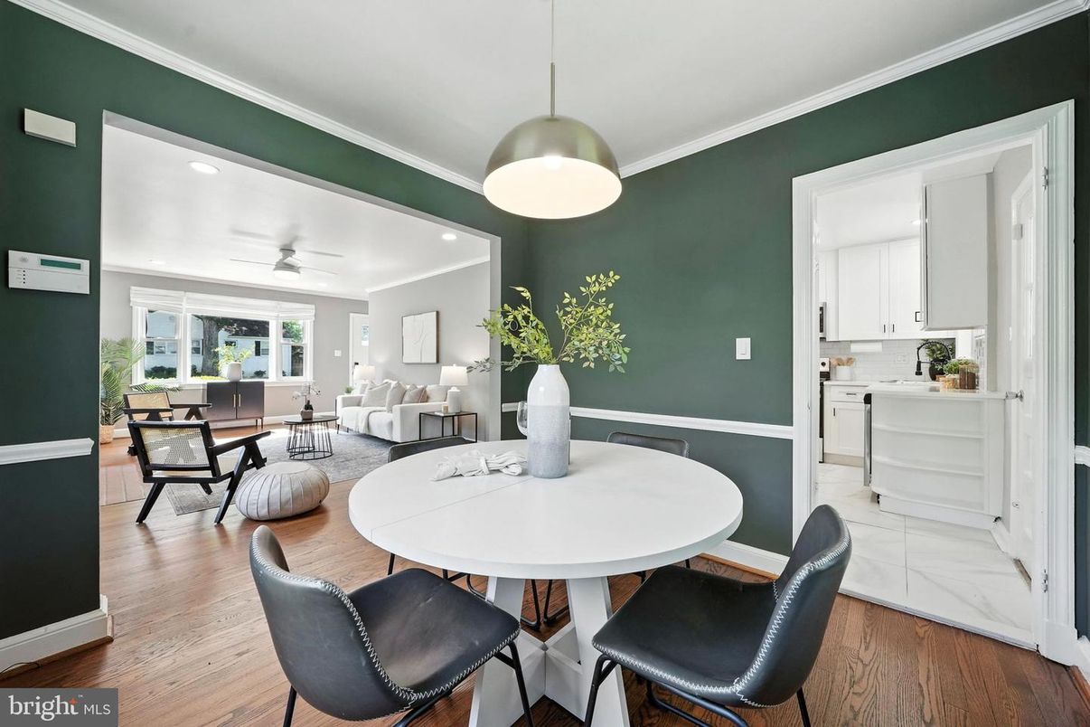 Dining room, Interior, Kitchen, Living room, Pendant Lights, Recessed Lighting, Wood Texture Flooring