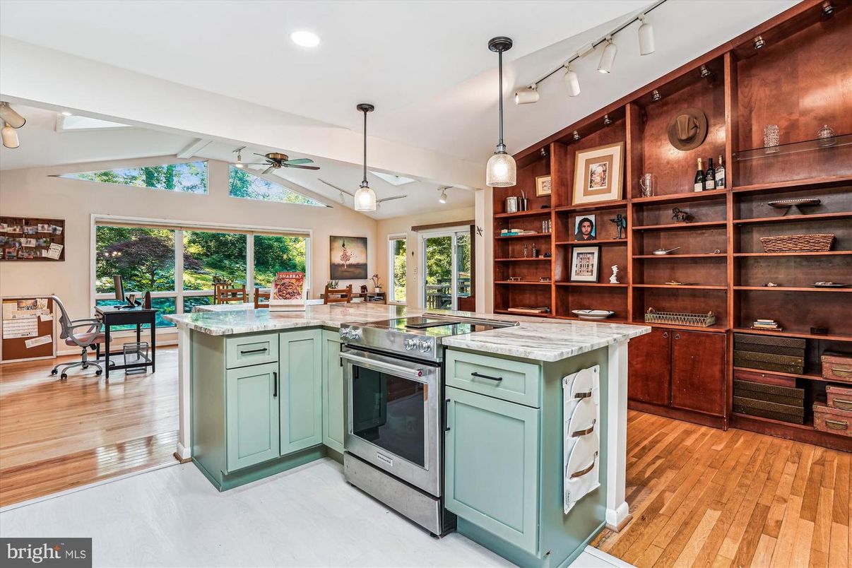 Interior, Kitchen, Pendant Lights, Recessed Lighting, Wood Texture Flooring