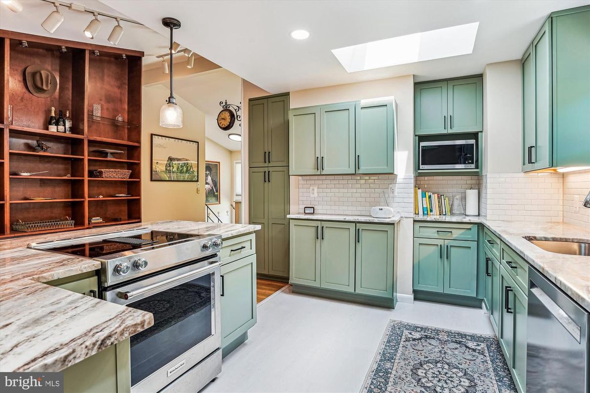 Interior, Kitchen, Pendant Lights, Recessed Lighting, Stainless Steel Appliances
