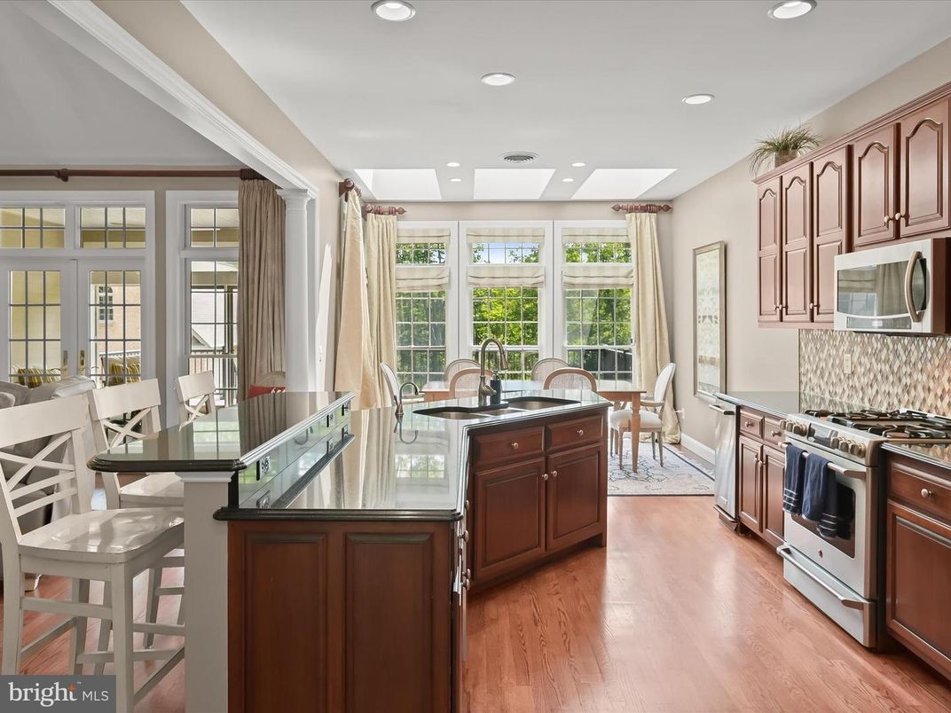 Dining room, Interior, Kitchen, Recessed Lighting, Wood Texture Flooring