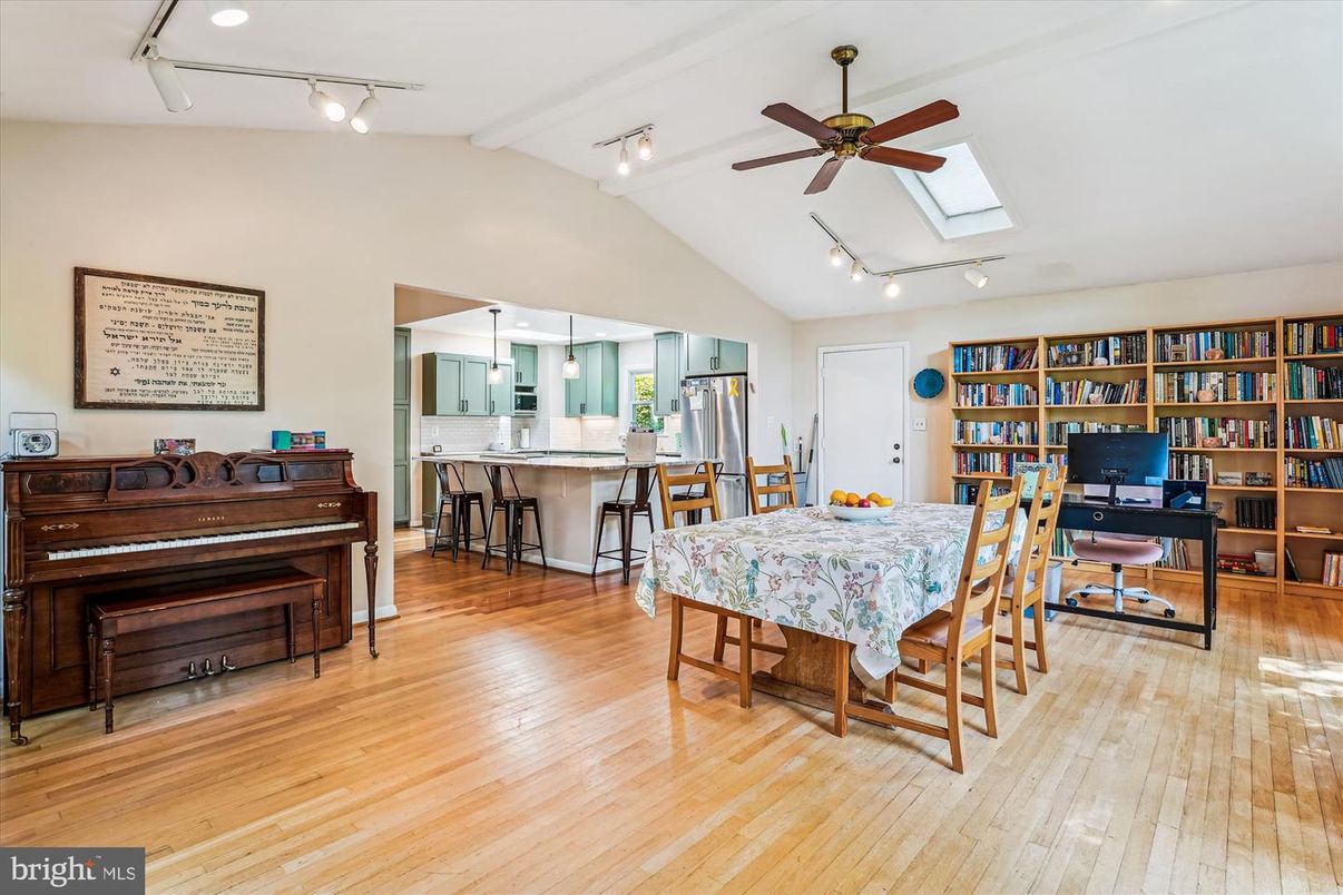 Dining room, Interior, Piano, Wood Texture Flooring