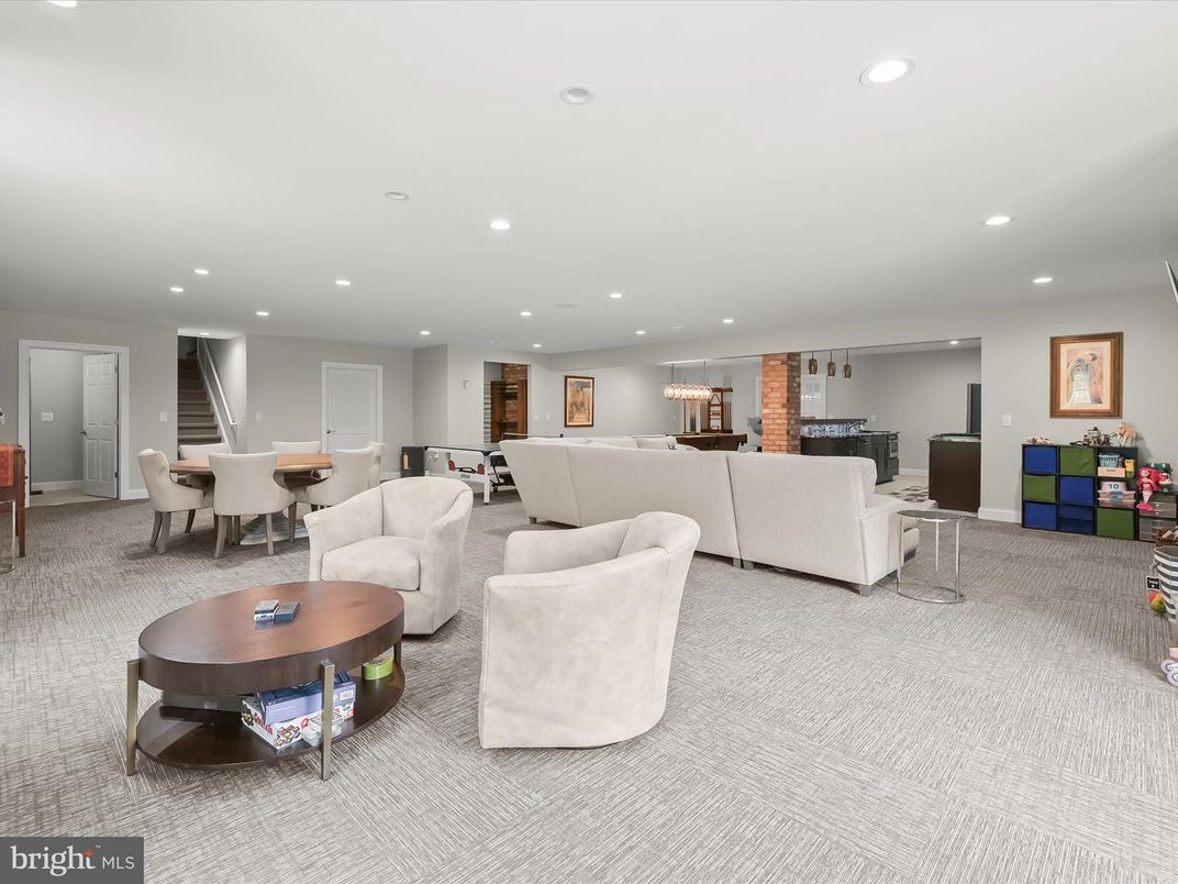 Dining room, Interior, Living room, Pendant Lights, Recessed Lighting