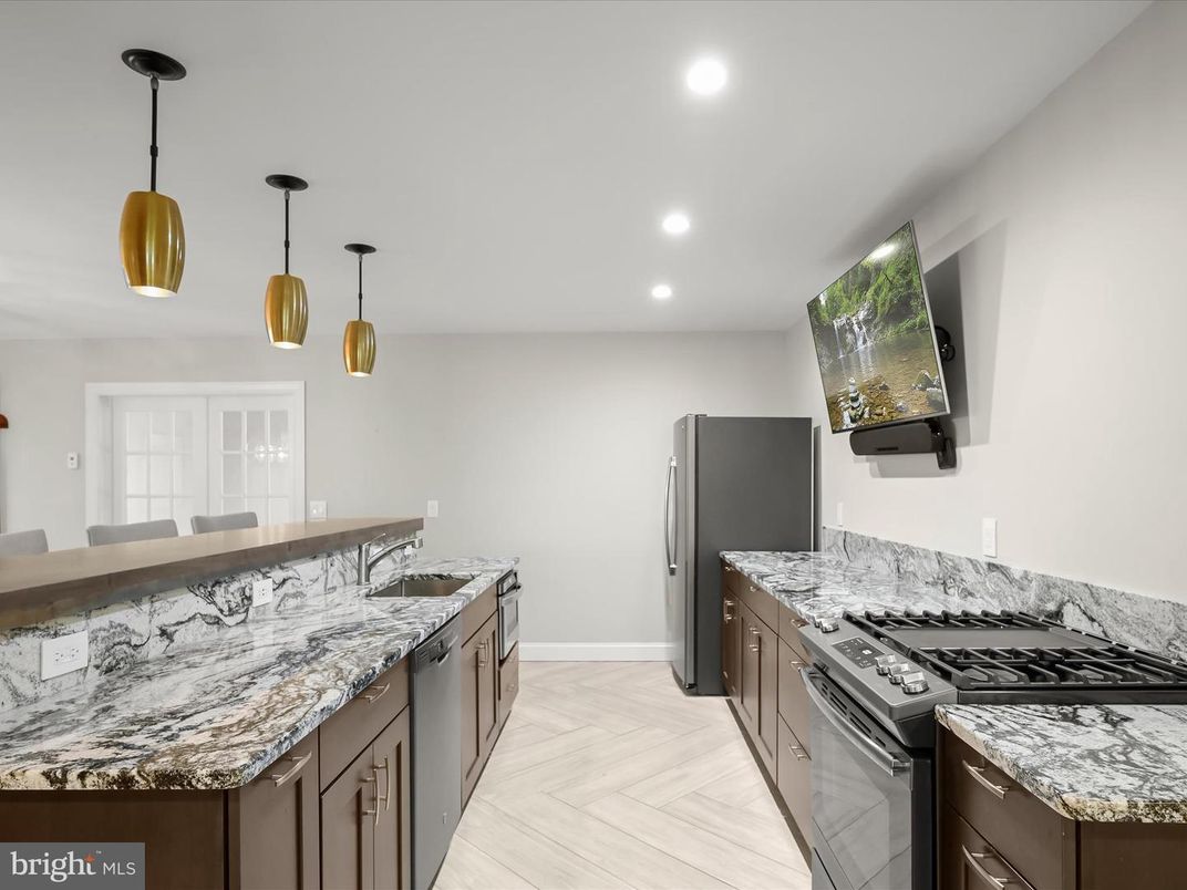 Interior, Kitchen, Pendant Lights, Recessed Lighting, Wood Texture Flooring