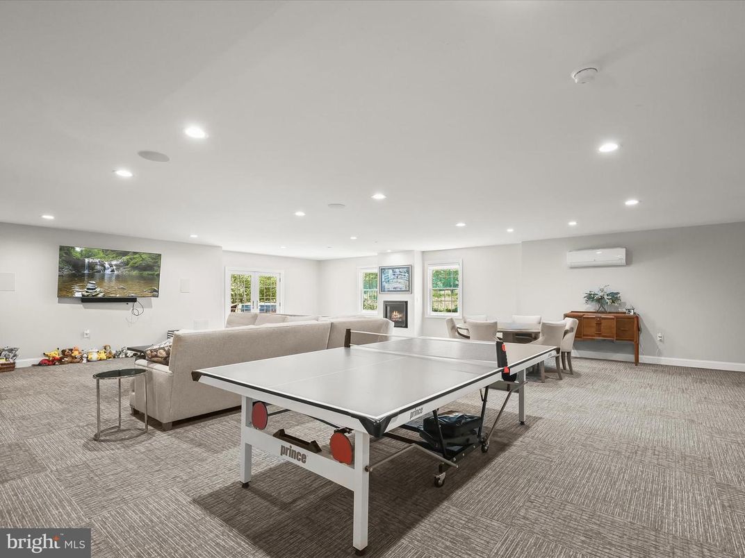 Dining room, Game Room, Interior, Living room, Recessed Lighting