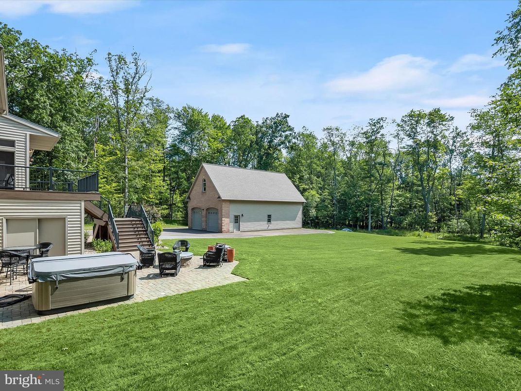 Backyard, Exterior, Hot Tub