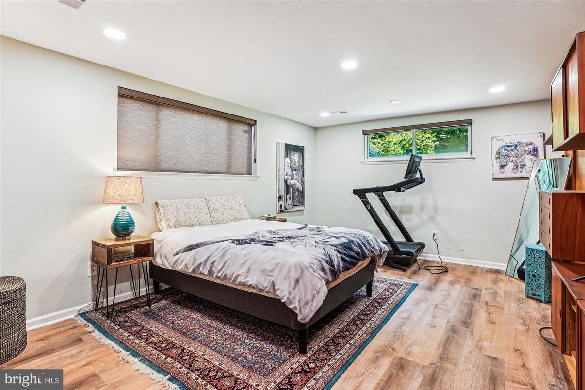 Bedroom, Fitness Equipment, Interior, Recessed Lighting, Wood Texture Flooring