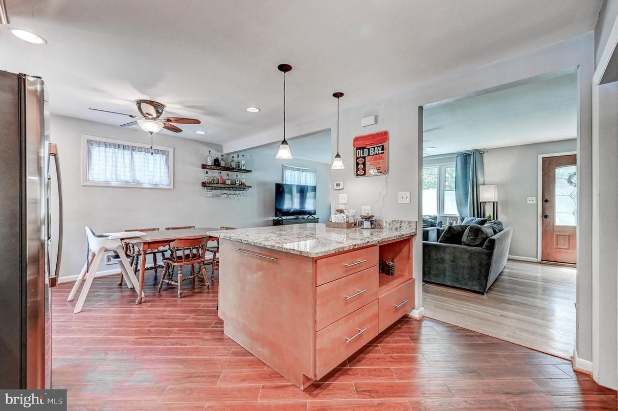 Dining room, Interior, Pendant Lights, Recessed Lighting, Wood Texture Flooring