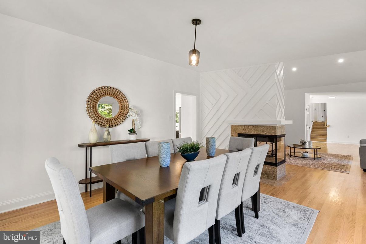 Dining room, Fireplace, Interior, Pendant Lights, Recessed Lighting, Wood Texture Flooring