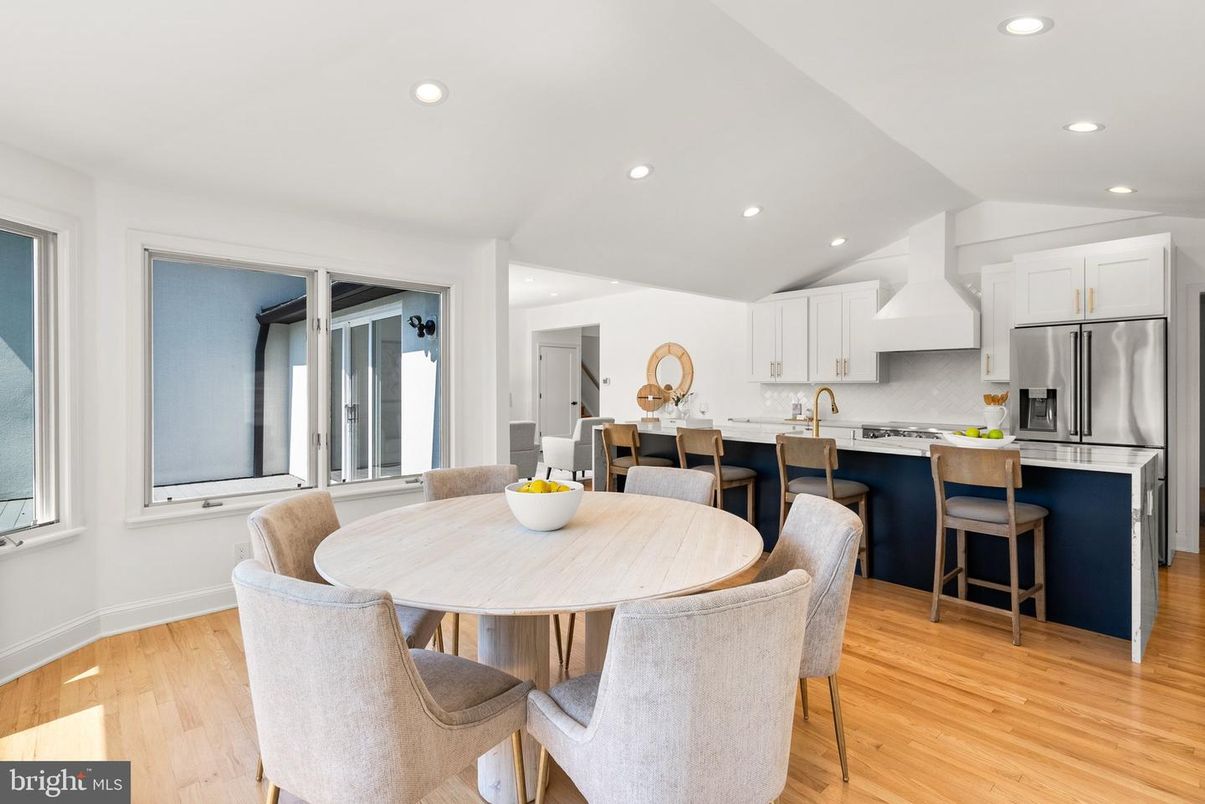 Dining room, Interior, Kitchen, Recessed Lighting, Stainless Steel Appliances, Wood Texture Flooring