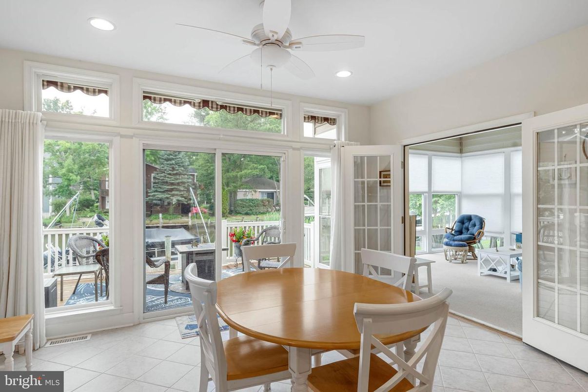 Dining room, Interior, Recessed Lighting
