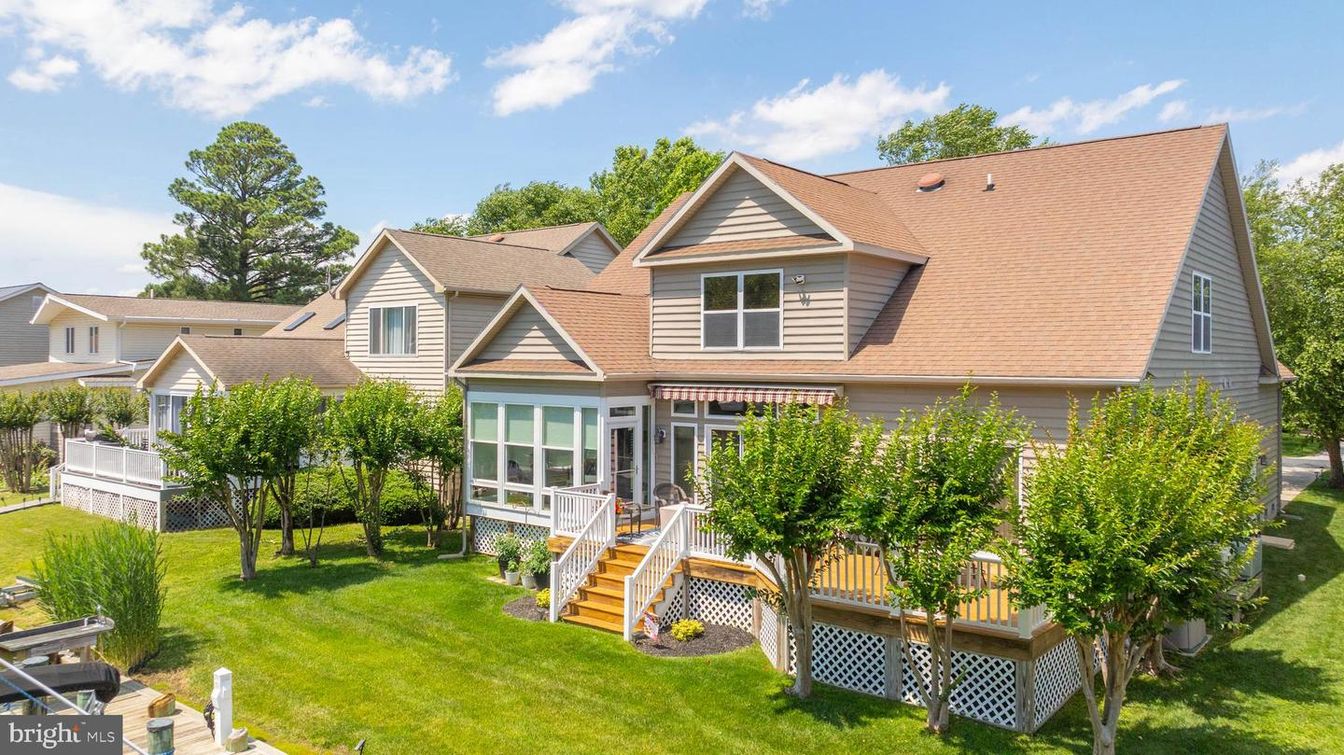 Backyard, Exterior, Facade, Farmhouse