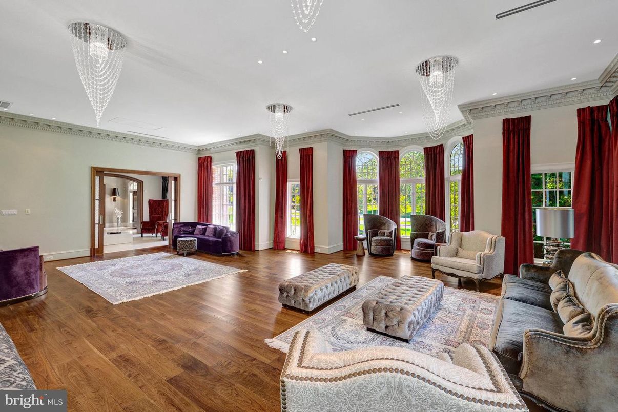 Chandelier, Interior, Living room, Recessed Lighting, Wood Texture Flooring