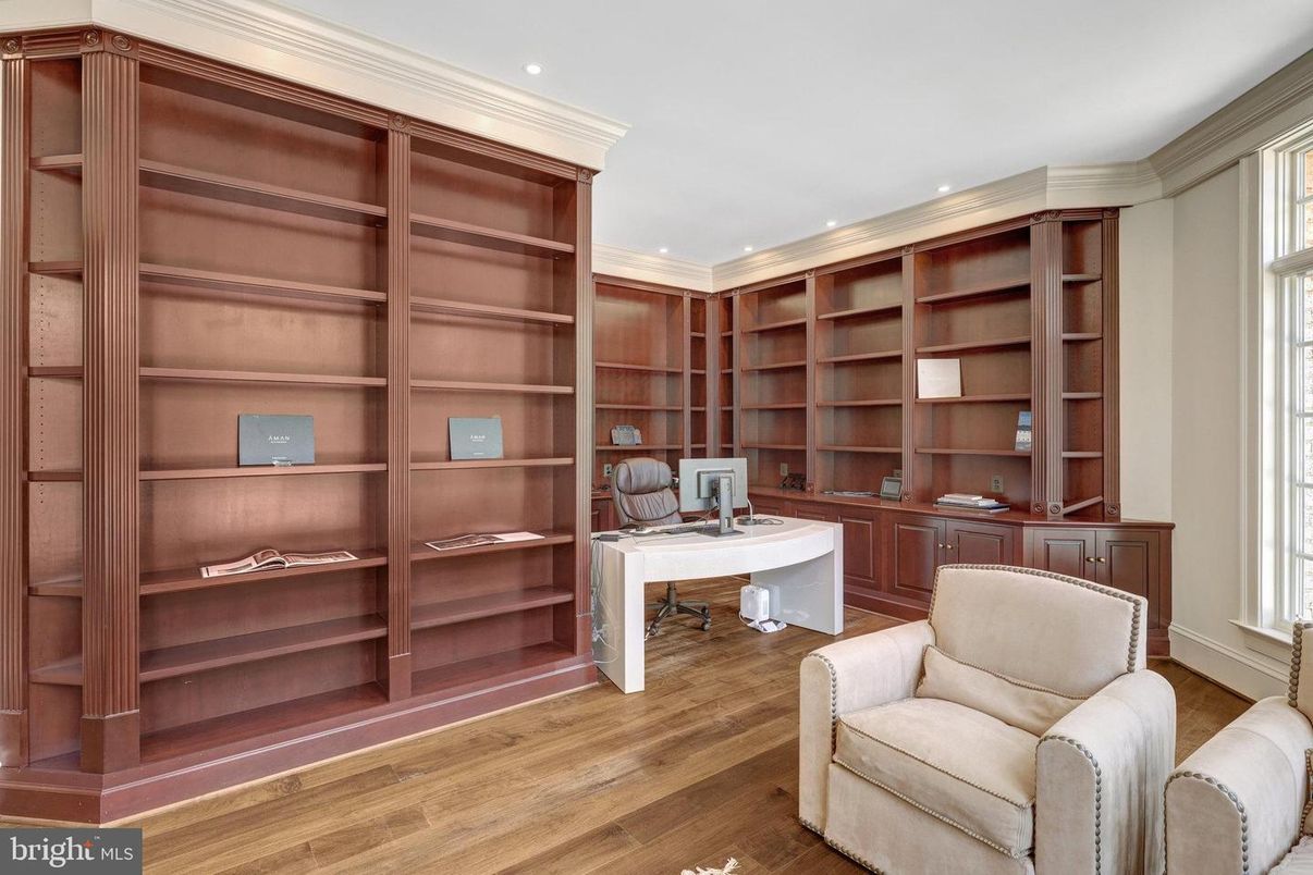 Home Office, Interior, Recessed Lighting, Wood Texture Flooring