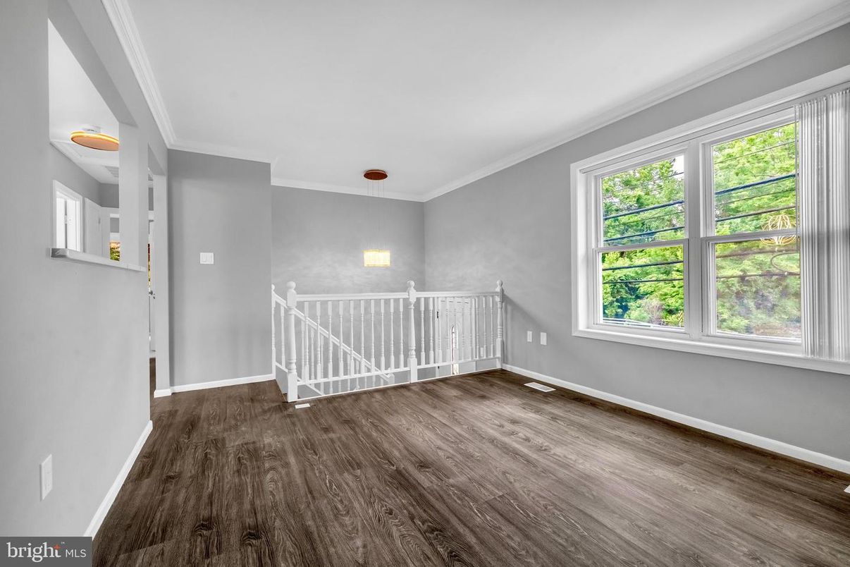 Interior, Pendant Lights, Wood Texture Flooring
