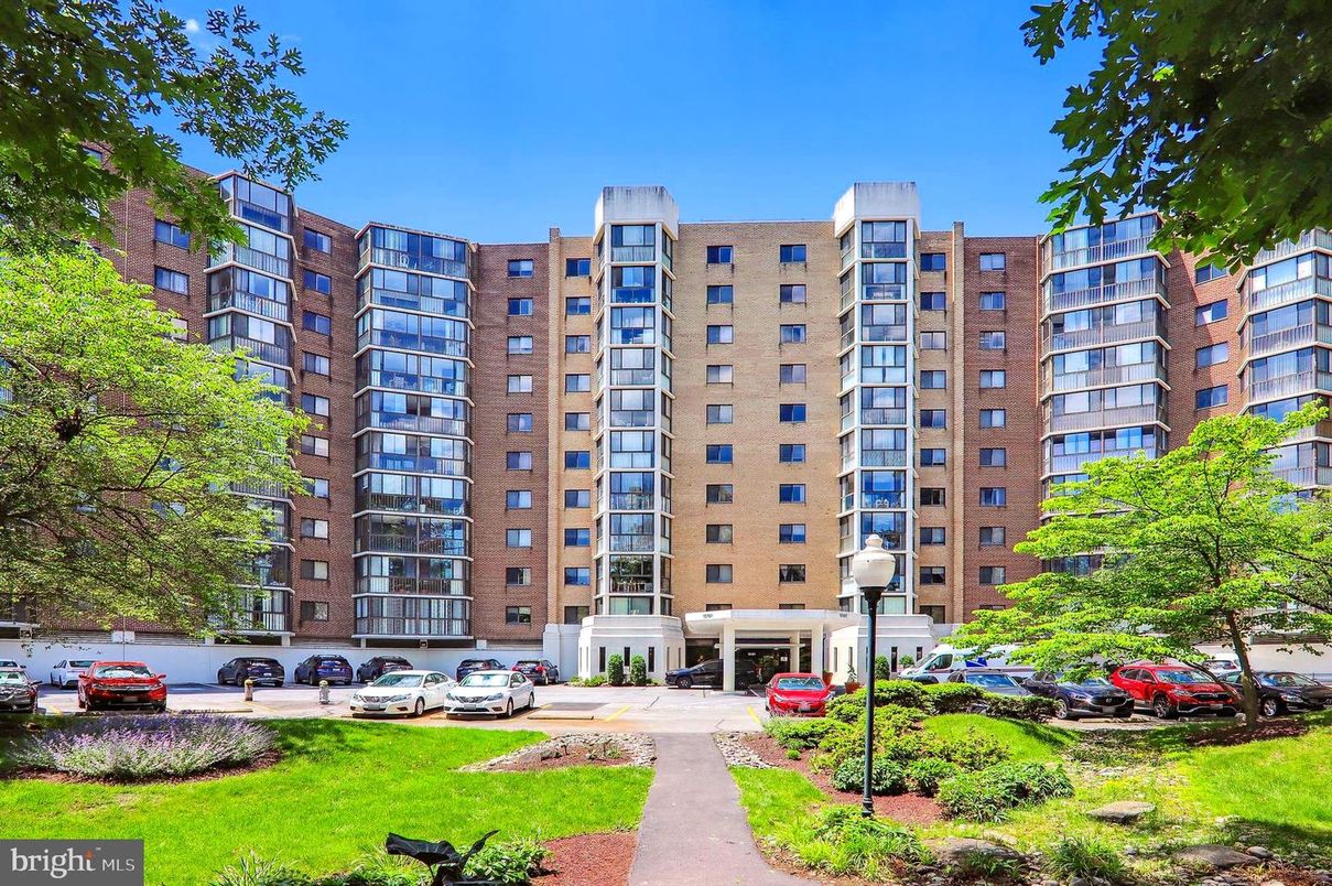 Exterior, Facade, Brick Facade, Condo Building