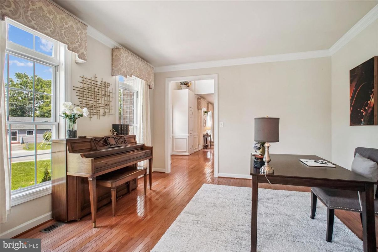 Home Office, Interior, Piano, Wood Texture Flooring