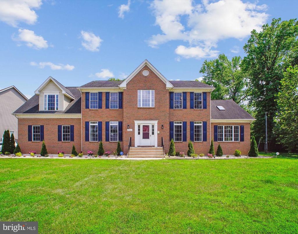 Exterior, Facade, Brick Facade, Georgian