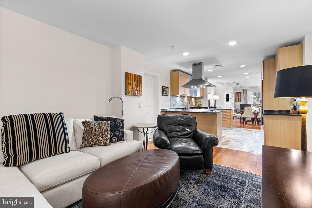 Dining room, Interior, Kitchen, Living room, Pendant Lights, Recessed Lighting, Wood Texture Flooring