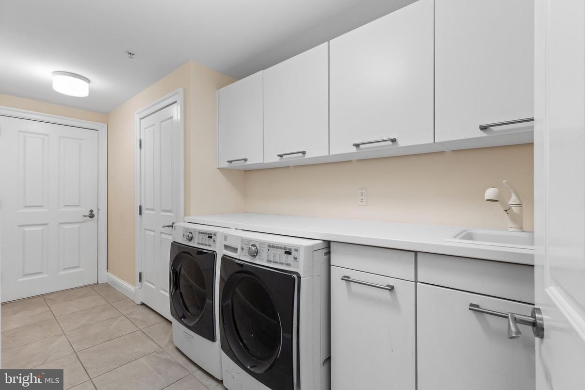 Interior, Washer