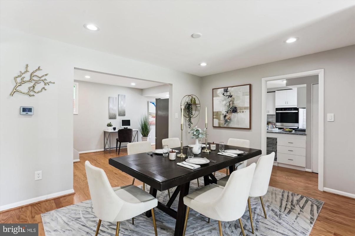 Dining room, Interior, Kitchen, Recessed Lighting, Wood Texture Flooring