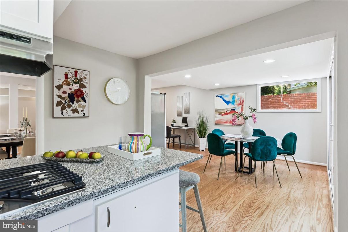 Dining room, Interior, Kitchen, Recessed Lighting, Wood Texture Flooring