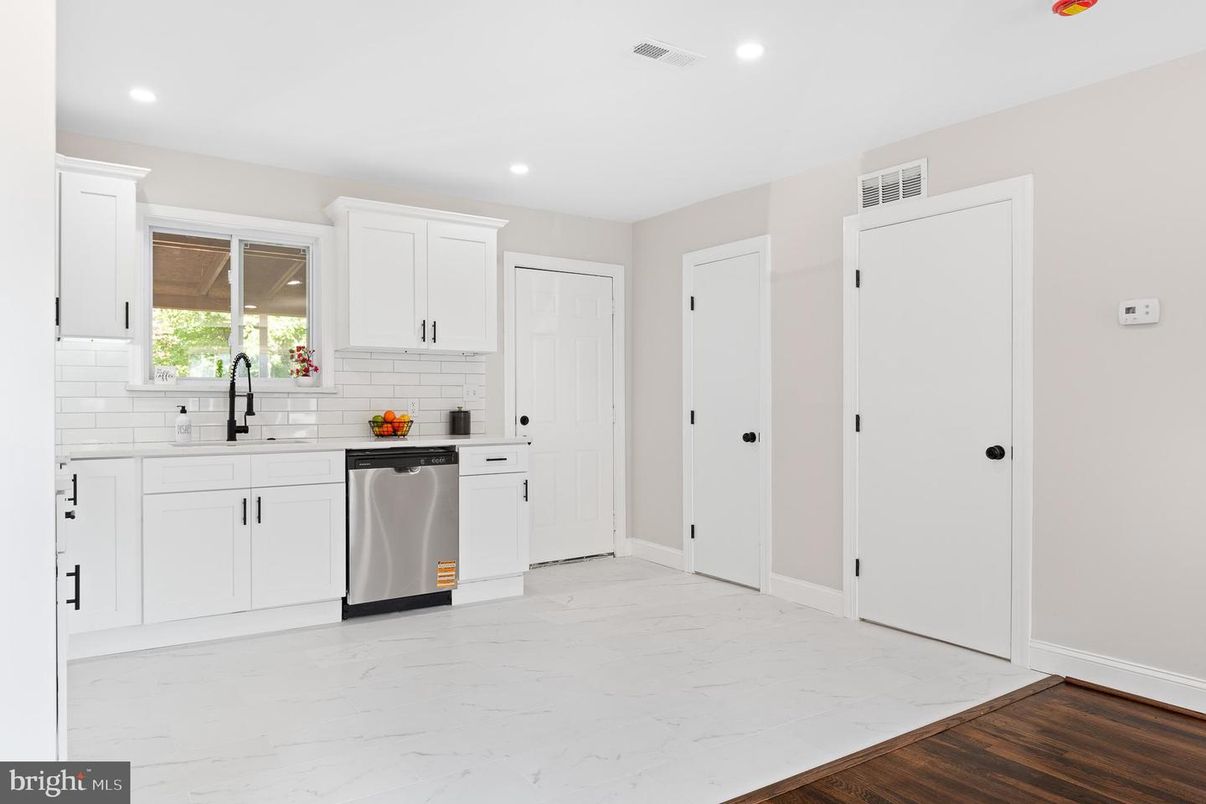 Interior, Kitchen, Marble, Recessed Lighting, Stainless Steel Appliances, Wood Texture Flooring