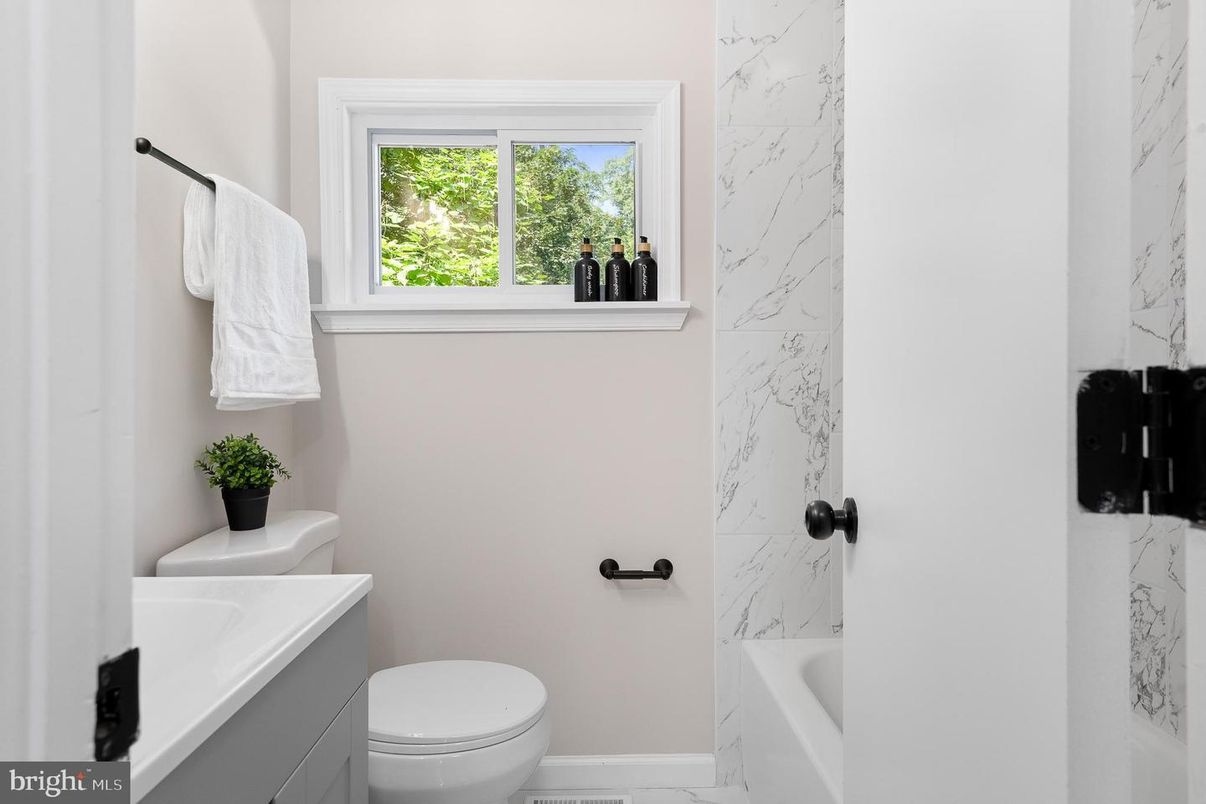 Bathroom, Interior, Marble, Marble Walls