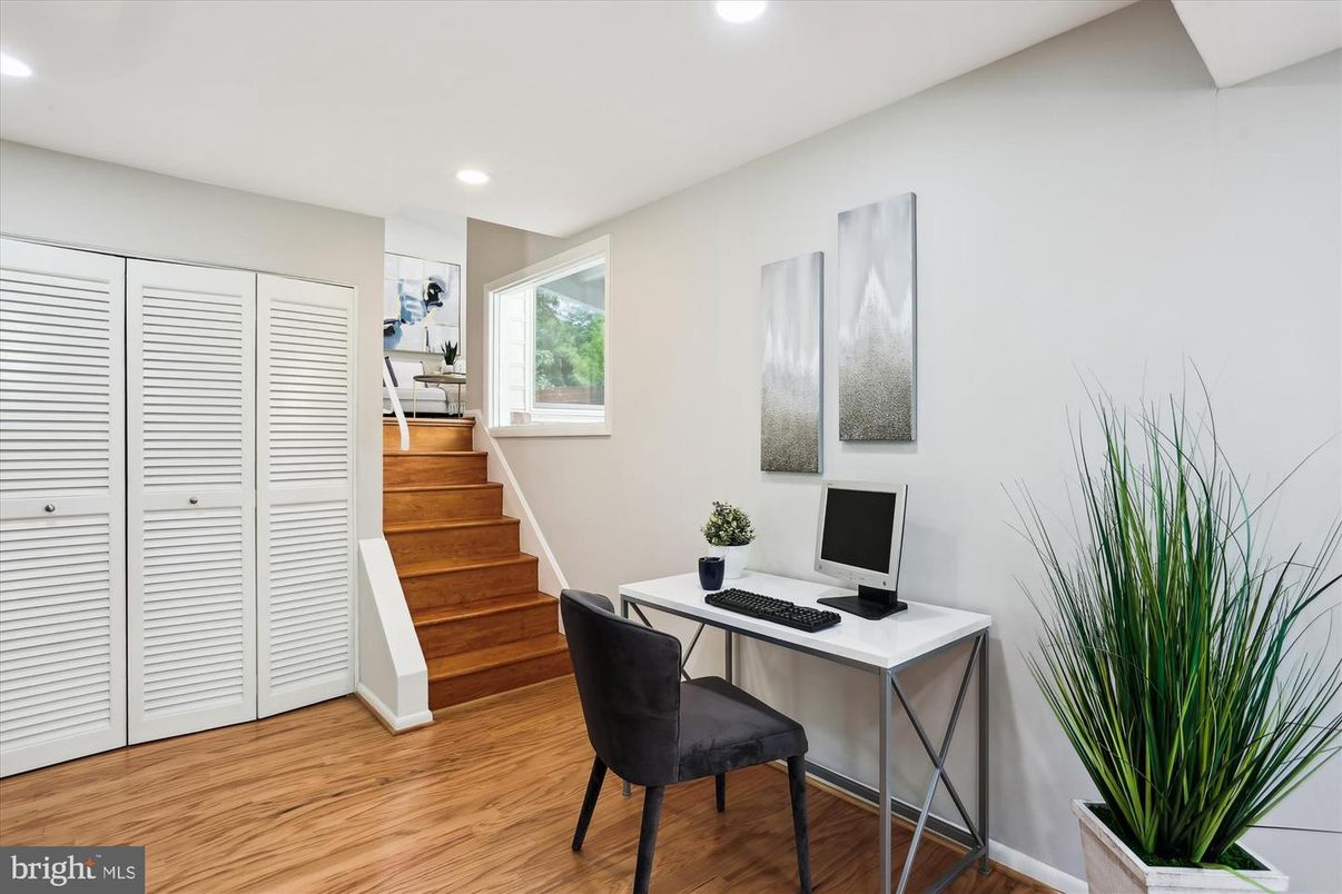 Home Office, Interior, Recessed Lighting, Wood Texture Flooring