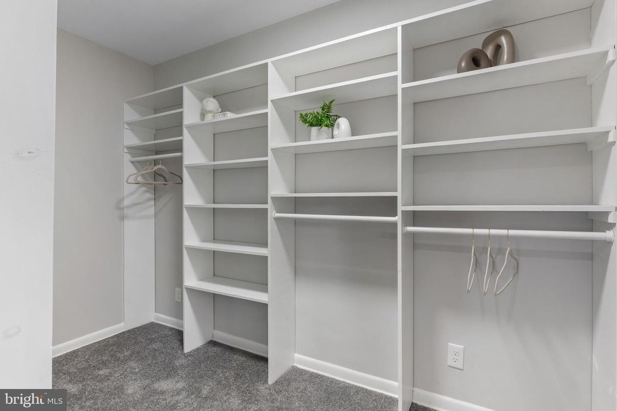Interior, Walk-in Closets
