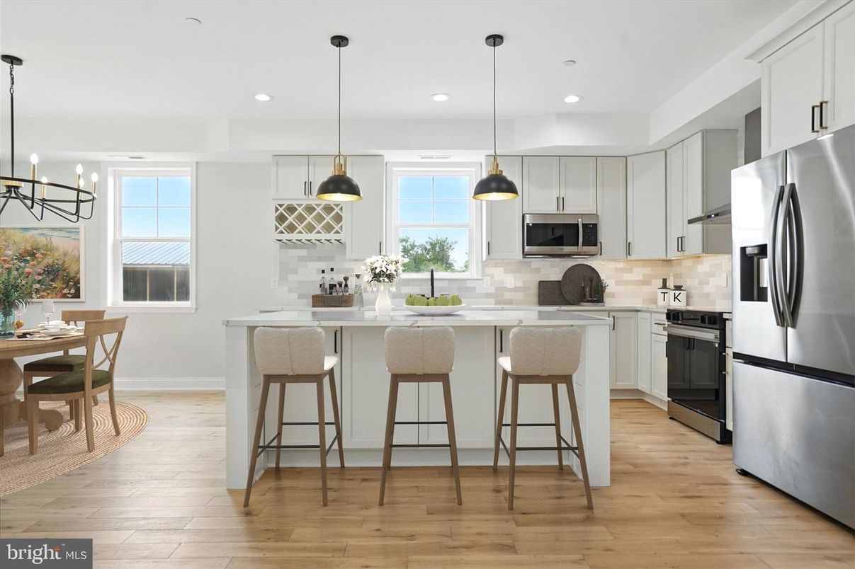 Dining room, Interior, Kitchen, Pendant Lights, Recessed Lighting, Stainless Steel Appliances, Wood Texture Flooring