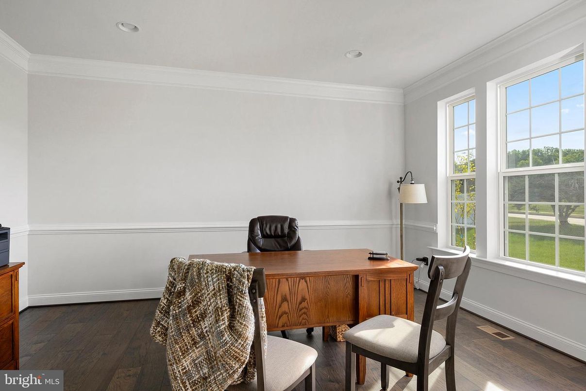 Home Office, Interior, Recessed Lighting, Wood Texture Flooring