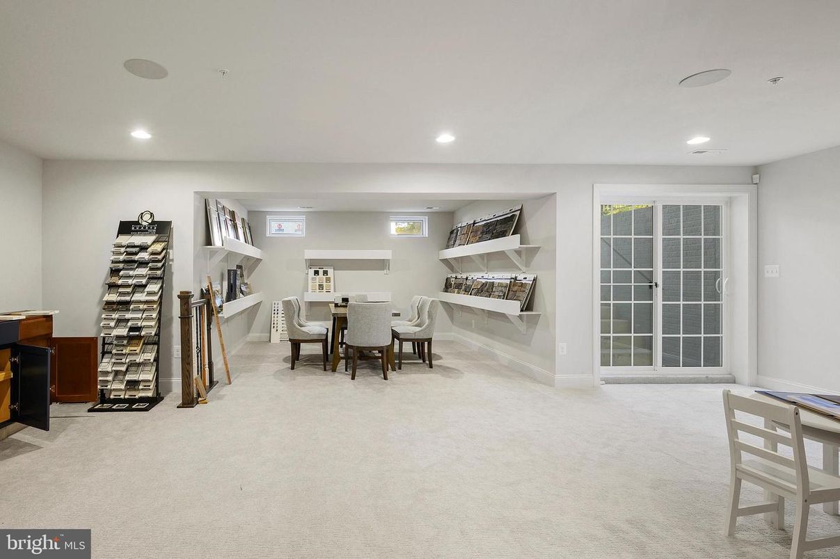 Dining room, Interior, Recessed Lighting