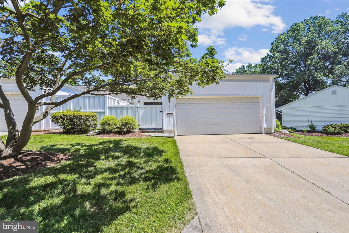 Backyard, Detached Garage, Exterior