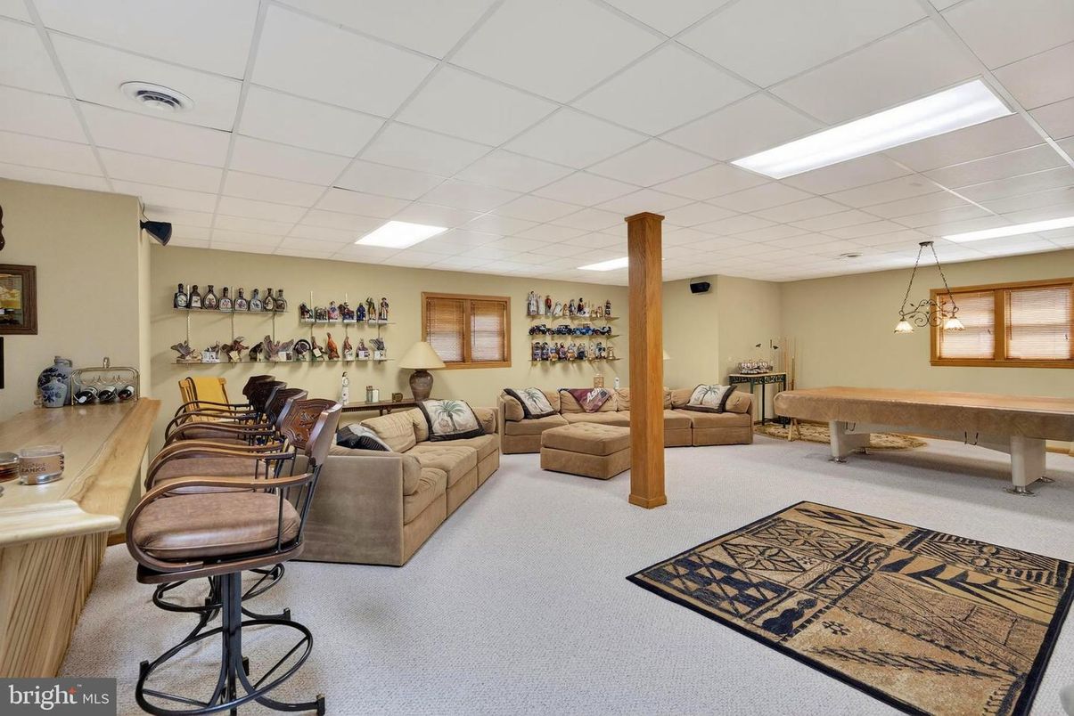 Billiard Table, Game Room, Interior, Living room, Pendant Lights, Recessed Lighting