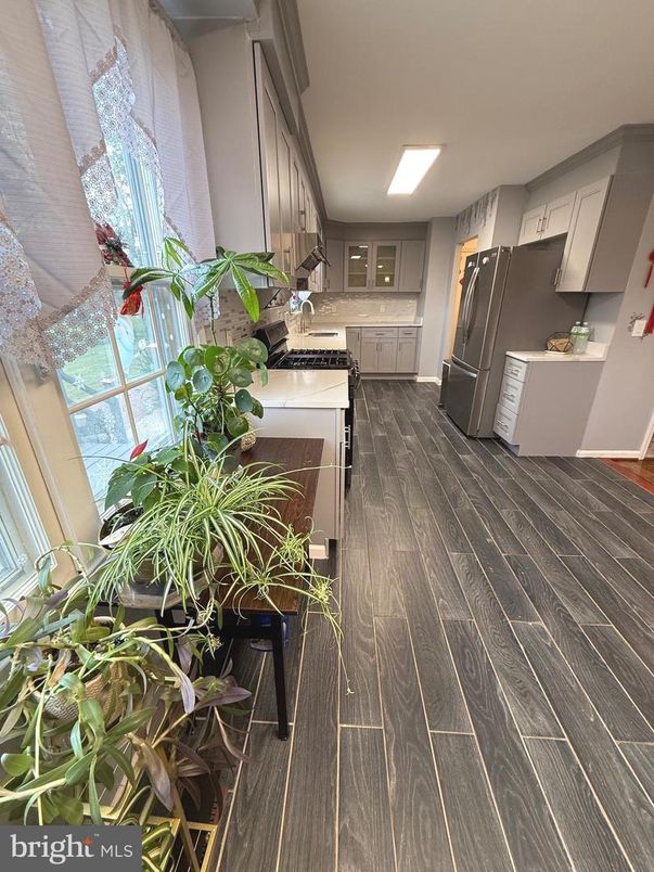 Interior, Kitchen, Recessed Lighting, Wood Texture Flooring
