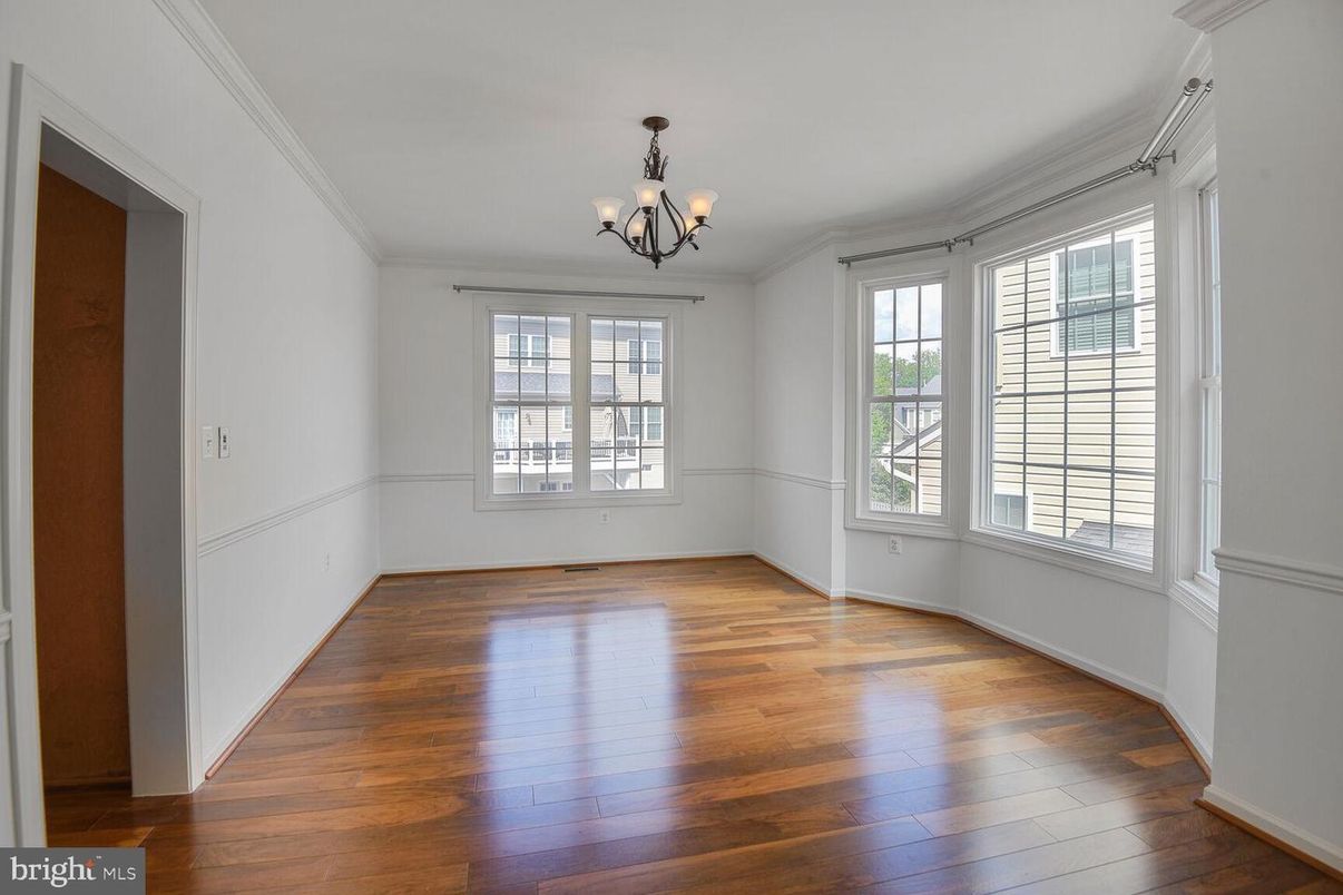 Chandelier, Empty room, Interior, Wood Texture Flooring