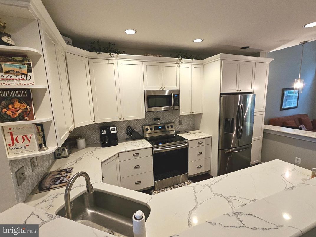 Interior, Kitchen, Pendant Lights, Recessed Lighting