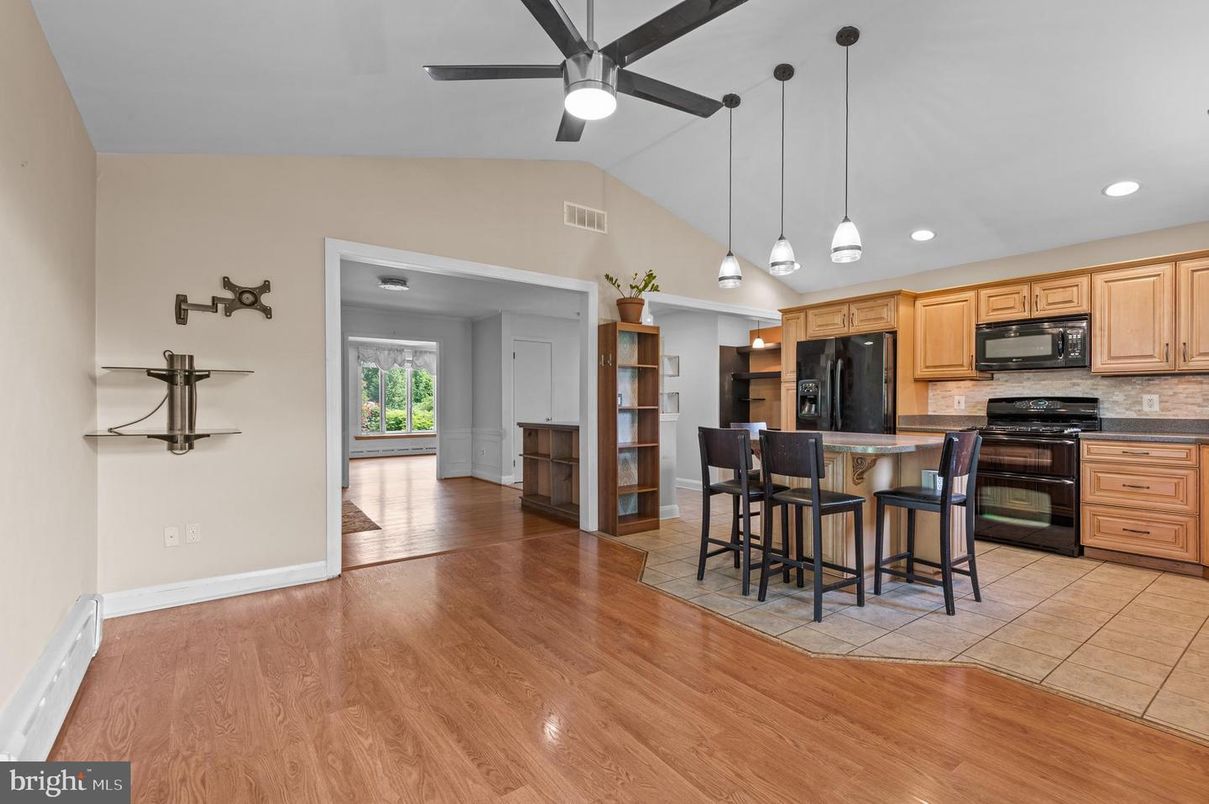 Interior, Kitchen, Pendant Lights, Recessed Lighting, Wood Texture Flooring