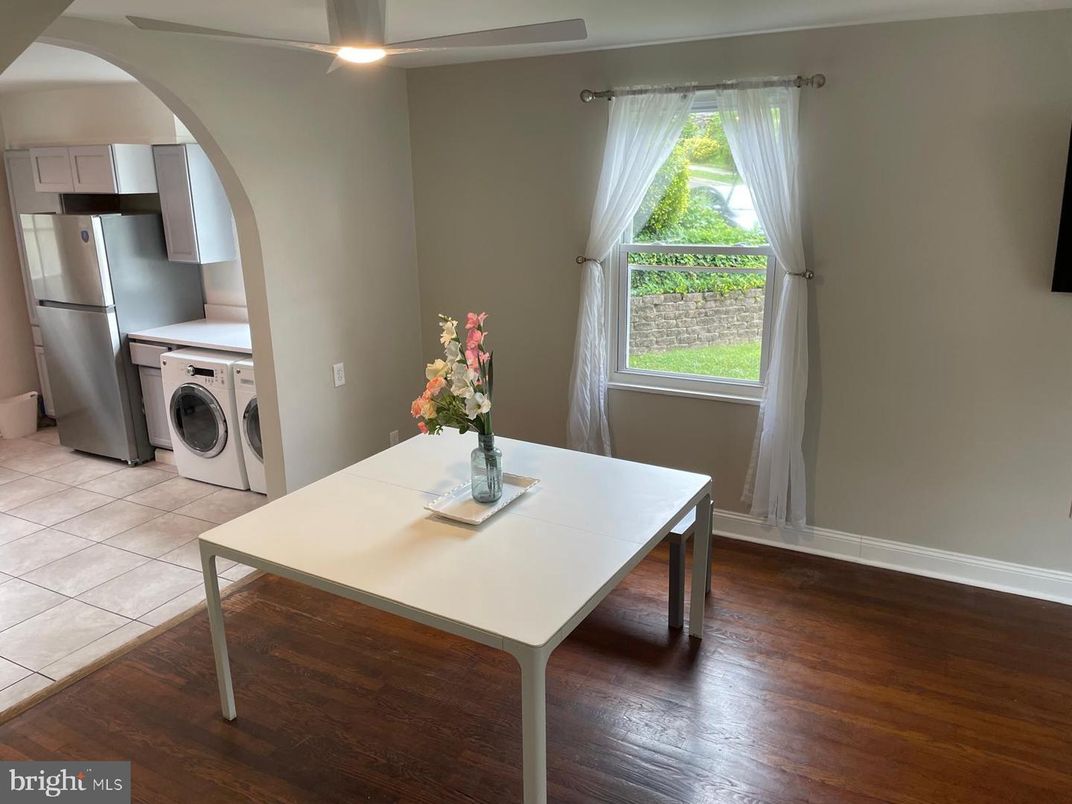 Dining room, Interior, Washer, Wood Texture Flooring